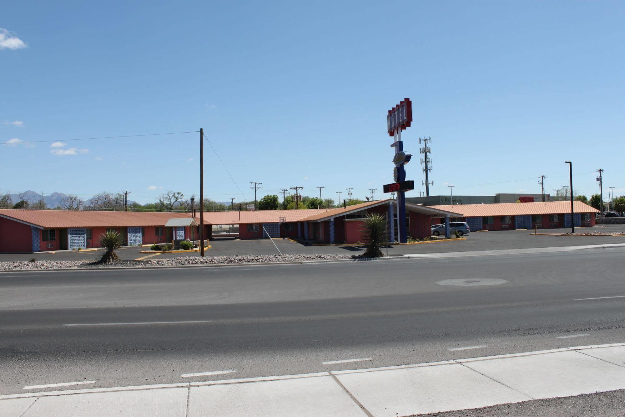 Century 21 Motel Las Cruces Exterior photo